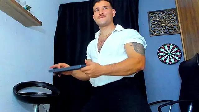 Snapshot of AndrewDiaz chatting on 06/07/26, 01:10 AndrewDiaz online show from 06/07/26, 01:10