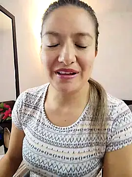 valeriahunter1 online show from 11/20/25, 10:31