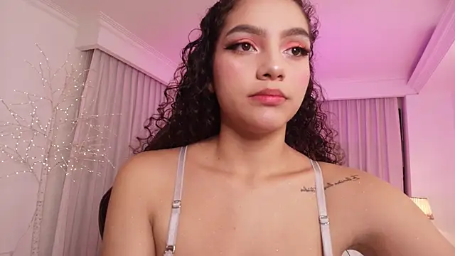 anahi curlie1 online show from 02/02/25, 11:51