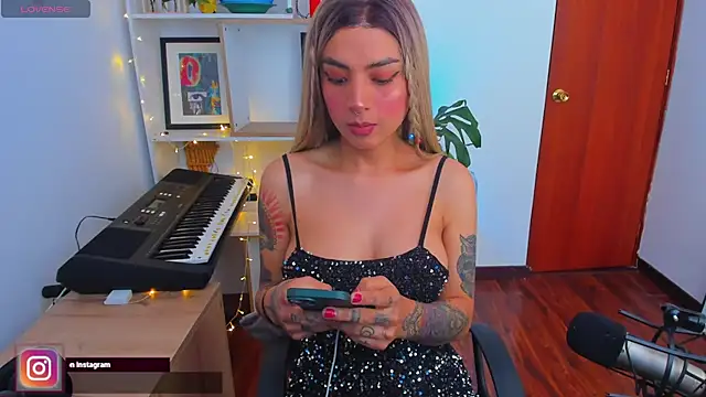 Yeriawaddell  online show from 12/25/24, 03:38