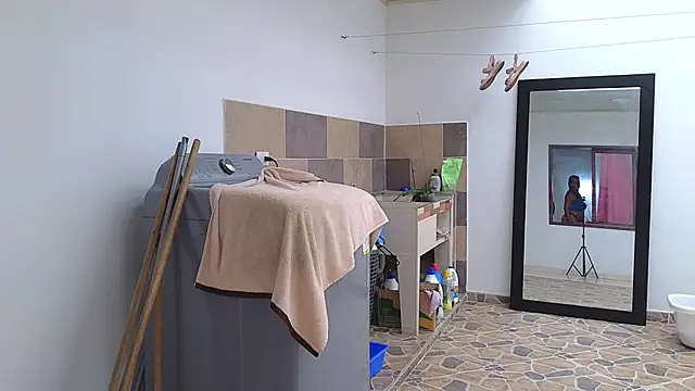 tatiana big ass boobs online show from 10/28/25, 03:47