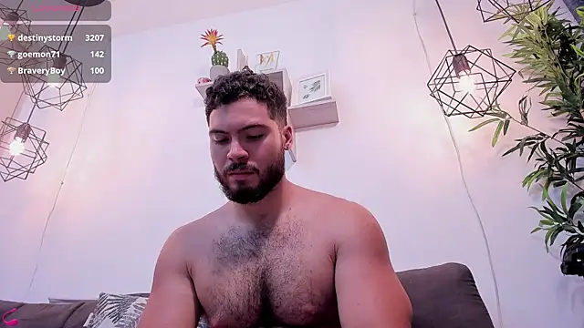 Snapshot of SebastianVilla_ chatting on 12/30/24, 12:43 SebastianVilla online show from 12/30/24, 12:43