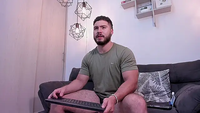 Snapshot of SebastianVilla_ chatting on 02/02/25, 10:49 SebastianVilla online show from 02/02/25, 10:49
