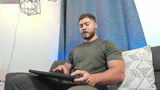 Snapshot of SebastianVilla_ chatting on 02/18/25, 10:58 SebastianVilla online show from 02/18/25, 10:58