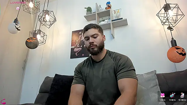 Snapshot of SebastianVilla_ chatting on 10/06/25, 09:45 SebastianVilla online show from 10/06/25, 09:45
