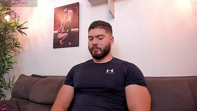 Snapshot of SebastianVilla_ chatting on 10/22/25, 10:53 SebastianVilla online show from 10/22/25, 10:53