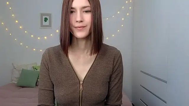 Snapshot of AliciaNewell chatting on 06/14/26, 04:58 AliciaNewell online show from 06/14/26, 04:58