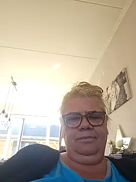 Snapshot of hotladymoon chatting on 09/24/25, 09:12 hotladymoon online show from 09/24/25, 09:12