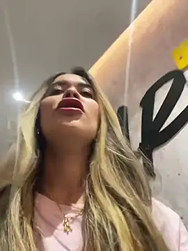 Snapshot of Emilia_Bakerr chatting on 12/10/24, 06:17 Emilia Bakerr online show from 12/10/24, 06:17