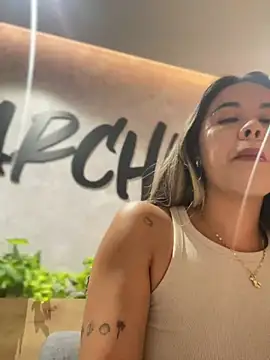 Snapshot of Emilia_Bakerr chatting on 01/21/25, 05:41 Emilia Bakerr online show from 01/21/25, 05:41