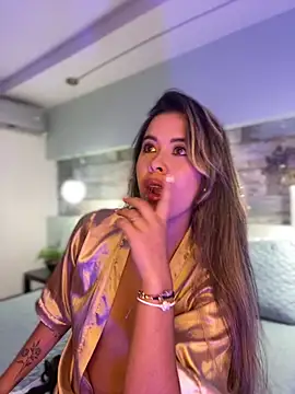 Snapshot of Emilia_Bakerr chatting on 02/13/25, 09:17 Emilia Bakerr online show from 02/13/25, 09:17