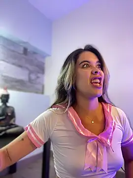 Snapshot of Emilia_Bakerr chatting on 02/17/25, 09:08 Emilia Bakerr online show from 02/17/25, 09:08