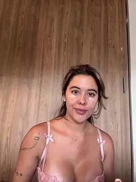Snapshot of Emilia_Bakerr chatting on 05/18/26, 06:14 Emilia Bakerr online show from 05/18/26, 06:14