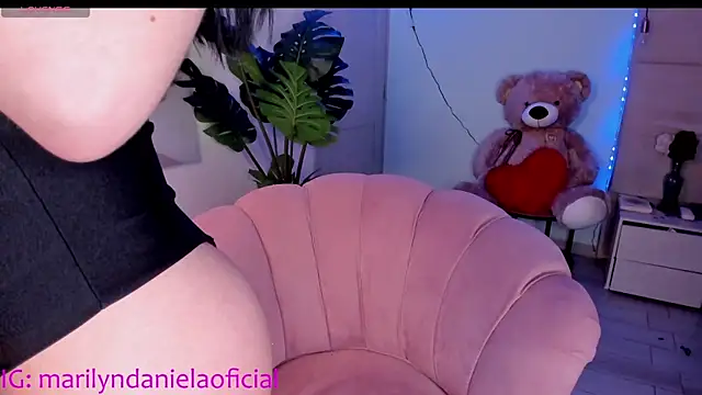 Marily Daniela  online show from 03/09/25, 03:32