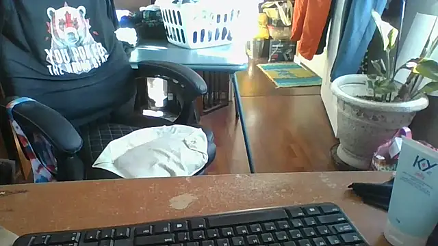 Daremeknot online show from 03/30/26, 01:34