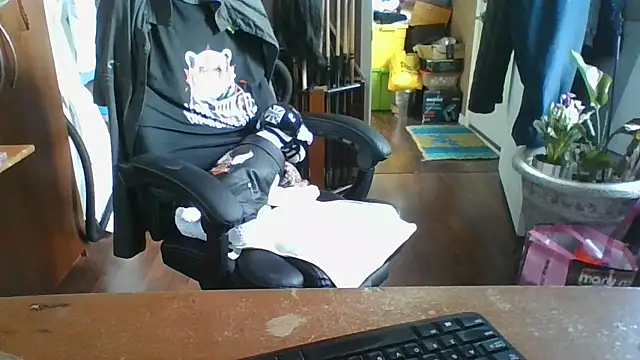 Daremeknot online show from 04/14/26, 01:50