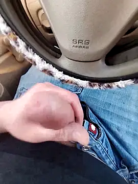 Dut421xh online show from 12/21/25, 09:44