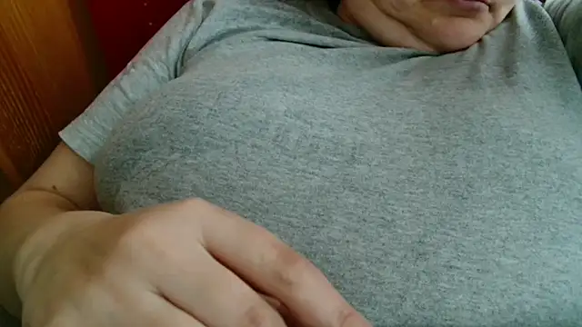 Snapshot of Lucinka1 chatting on 03/20/26, 02:11 Lucinka1 online show from 03/20/26, 02:11