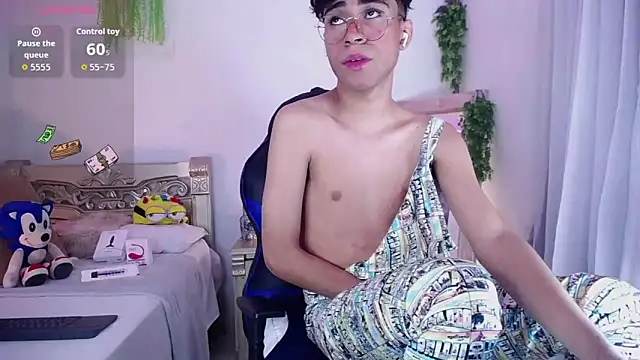 huge armound online show from 09/25/25, 05:44