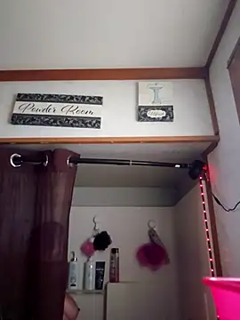 sweetkitty111 online show from 10/24/25, 05:42