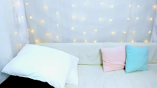 Lily Daviss online show from 12/14/25, 03:01