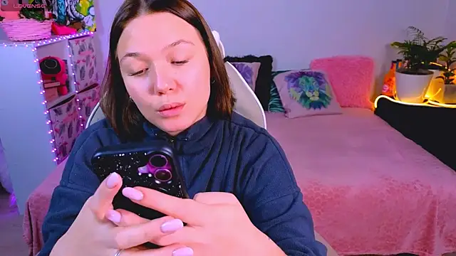 Karen morris online show from 11/26/25, 04:02