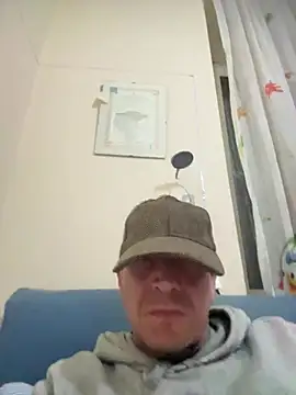 maurix9111 online show from 04/05/26, 07:22