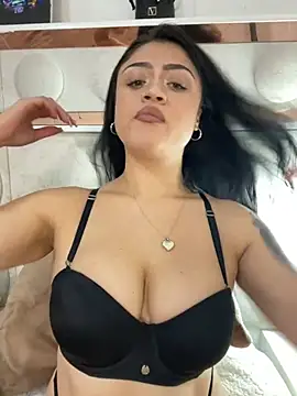 lucianaroy online show from 02/06/25, 09:28