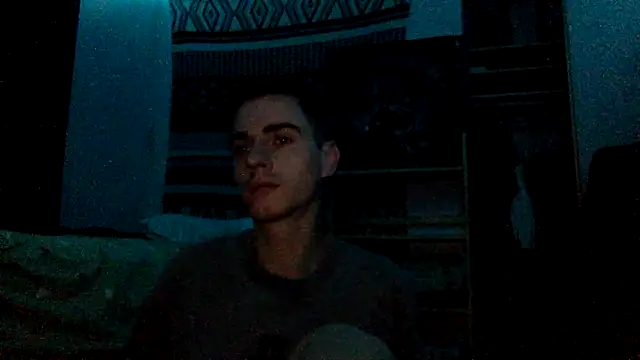 Snapshot of spicylaboi chatting on 10/15/25, 04:56 spicylaboi online show from 10/15/25, 04:56