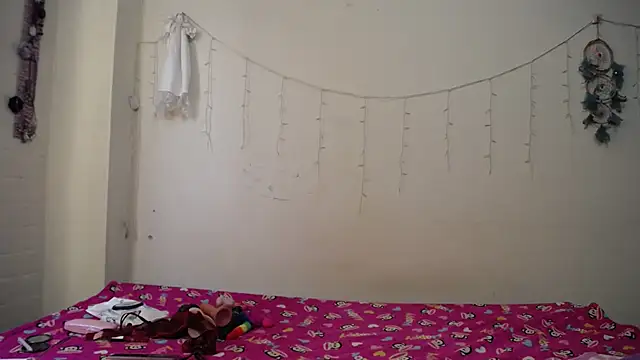 Nicolle-sky online show from 02/04/25, 08:38