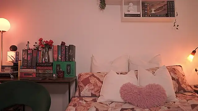 Snapshot of EmilyxRose_- chatting on 01/16/26, 06:34 EmilyxRose - online show from 01/16/26, 06:34