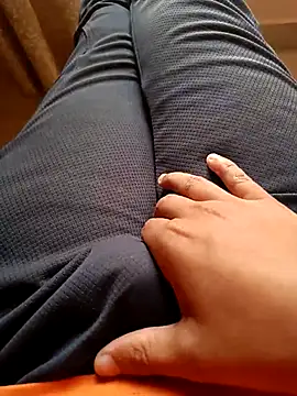 Snapshot of Alonesexyboy1 chatting on 11/17/25, 09:26 Alonesexyboy1 online show from 11/17/25, 09:26