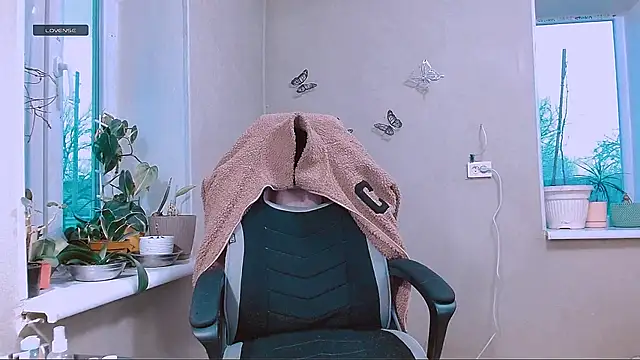 RosaJil online show from 04/12/26, 04:34