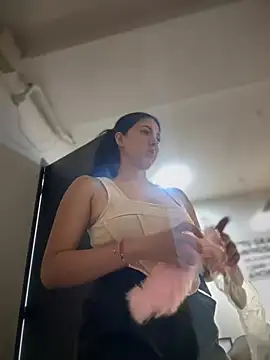 MarianaBenz online show from 02/08/25, 08:32