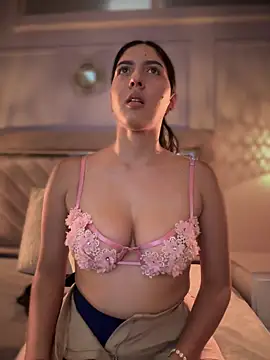 MarianaBenz online show from 02/19/25, 09:58