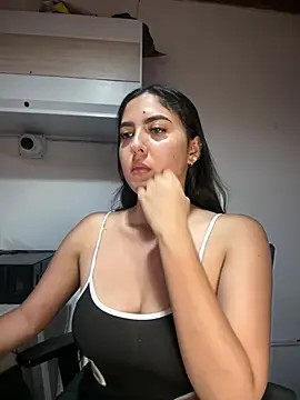 Snapshot of MarianaBenz chatting on 04/04/26, 11:46 MarianaBenz online show from 04/04/26, 11:46