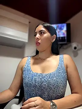 Snapshot of MarianaBenz chatting on 05/11/26, 12:16 MarianaBenz online show from 05/11/26, 12:16