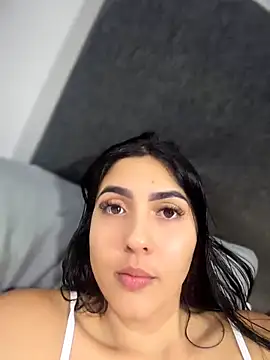 Snapshot of MarianaBenz chatting on 06/04/26, 01:11 MarianaBenz online show from 06/04/26, 01:11