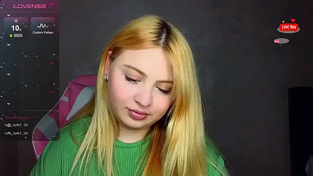 Snapshot of shy_blondiee chatting on 03/15/25, 11:39 shy blondiee online show from 03/15/25, 11:39