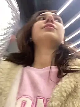 QuitieLia online show from 12/08/24, 03:13