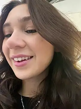 QuitieLia online show from 12/10/24, 03:22