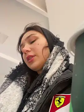 QuitieLia online show from 12/16/24, 08:20