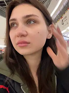 QuitieLia online show from 12/27/24, 03:15