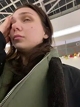 QuitieLia online show from 01/14/25, 03:26