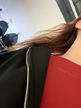 QuitieLia online show from 10/19/25, 08:26