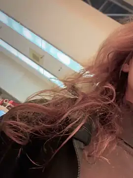 QuitieLia online show from 10/22/25, 08:14