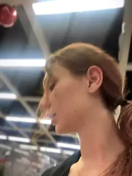 QuitieLia online show from 10/25/25, 08:22