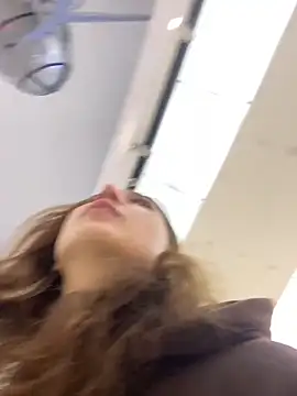 QuitieLia online show from 03/15/26, 08:20