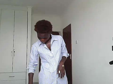 petiteebony 81 online show from 03/12/26, 07:47