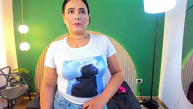 taylor bennet online show from 11/29/25, 11:46